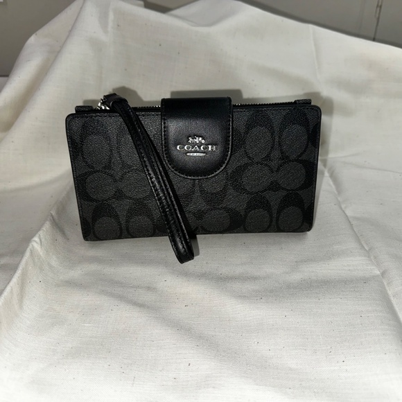 Coach Phone Wallet In Signature Canvas - Picture 7 of 9